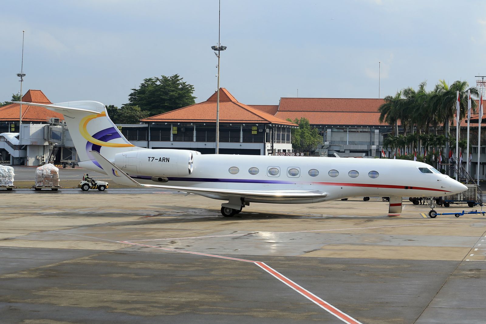 Gulfstream G650 heavy jet on the tarmac